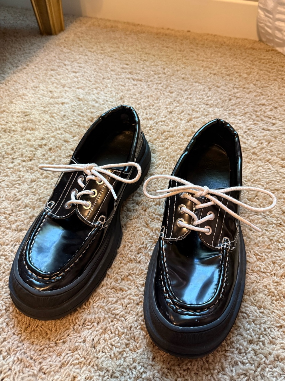 Urban Outfitters Black Chunky Patent Lace-Up Boat Shoes Size US9 / EU40